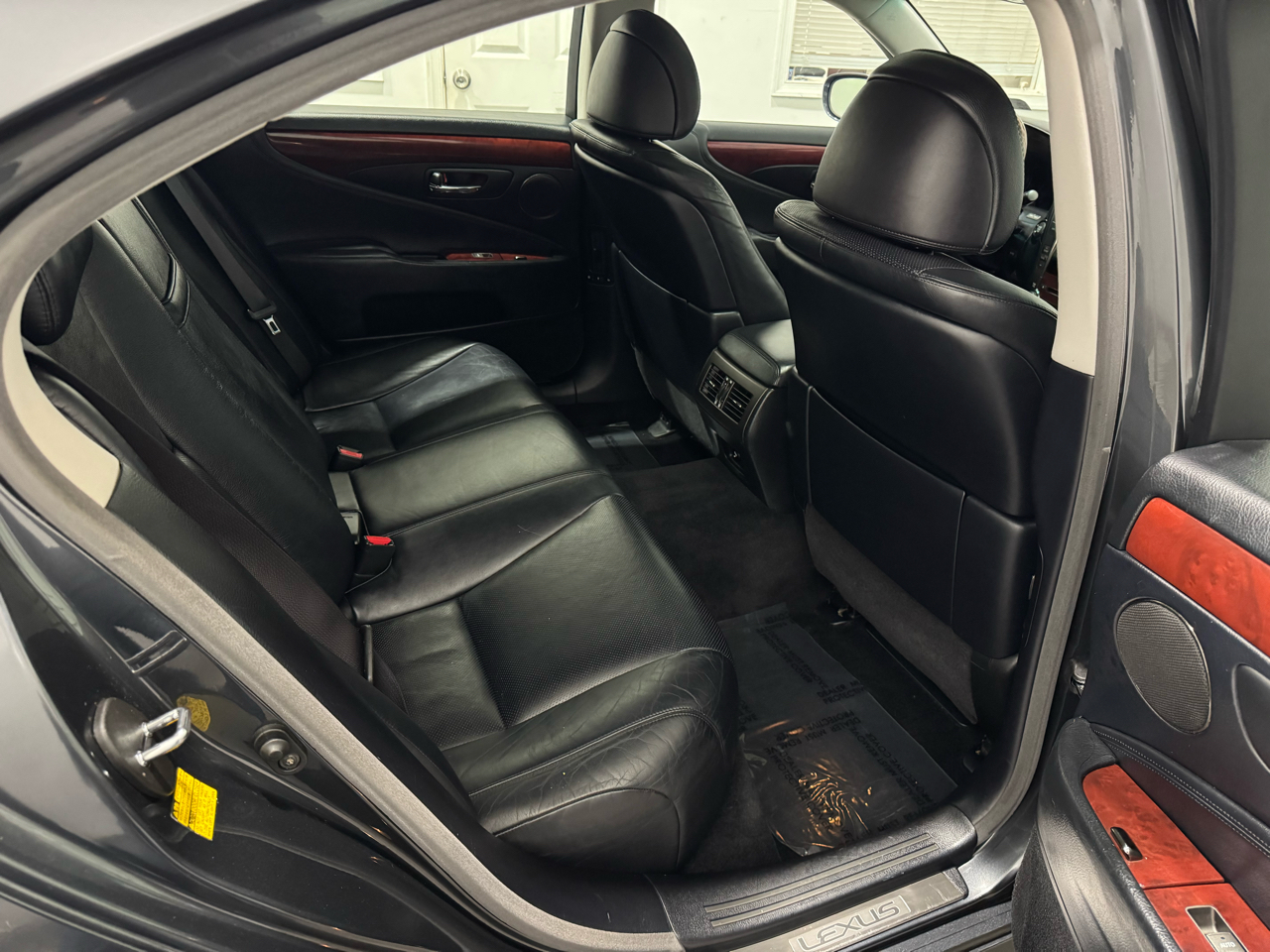 Lexus LS 460 Luxury Sedan AWD 2009