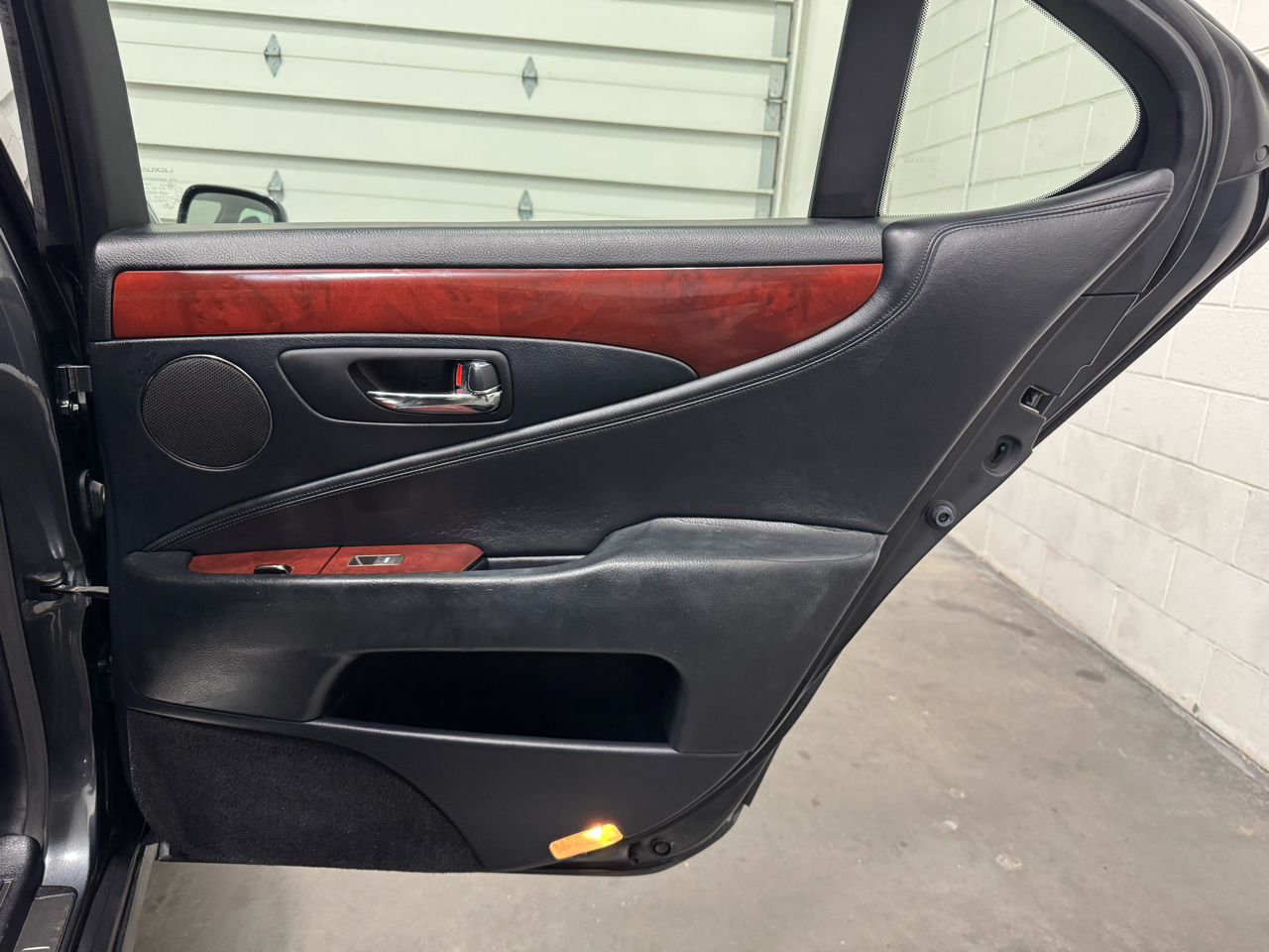 Lexus LS 460 Luxury Sedan AWD 2009