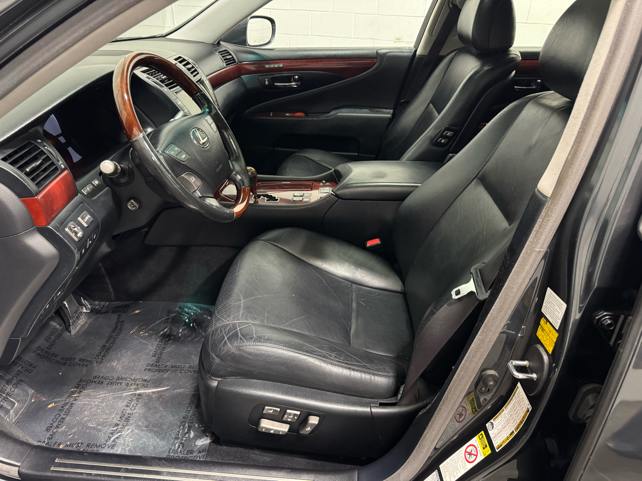 Lexus LS 460 Luxury Sedan AWD 2009