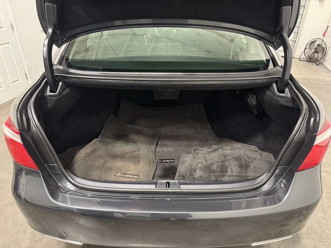 Lexus LS 460 Luxury Sedan AWD 2009