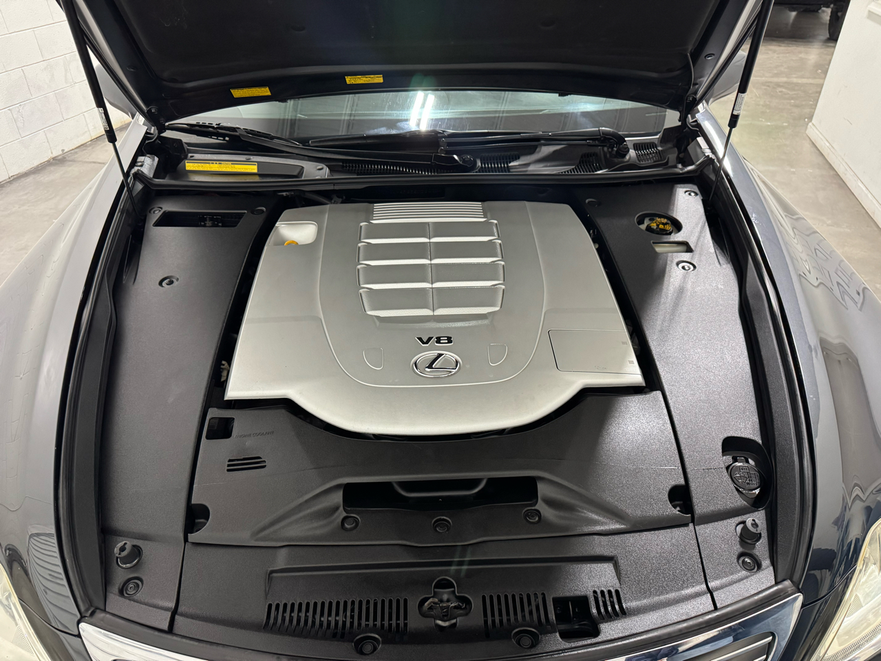 Lexus LS 460 Luxury Sedan AWD 2009