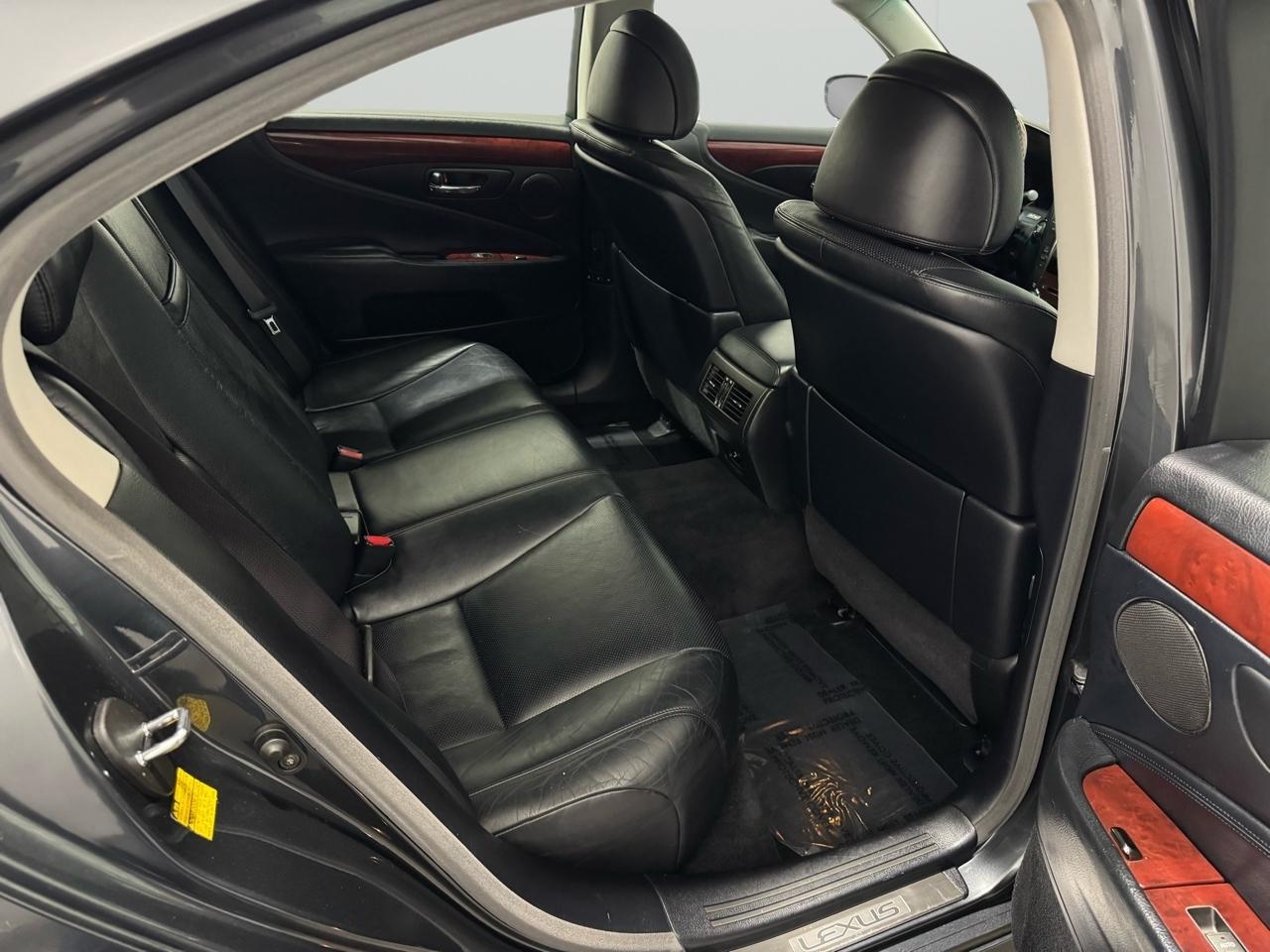 Lexus LS 460 Luxury Sedan AWD 2009