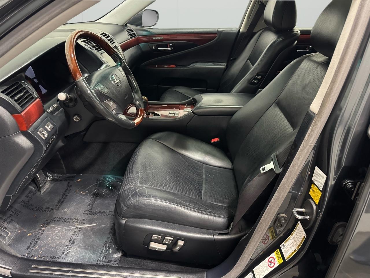 Lexus LS 460 Luxury Sedan AWD 2009