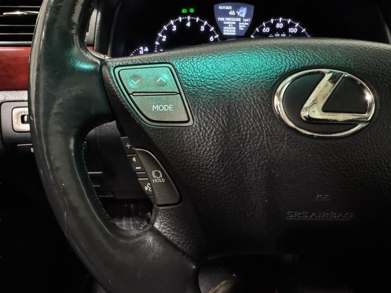 Lexus LS 460 Luxury Sedan AWD 2009