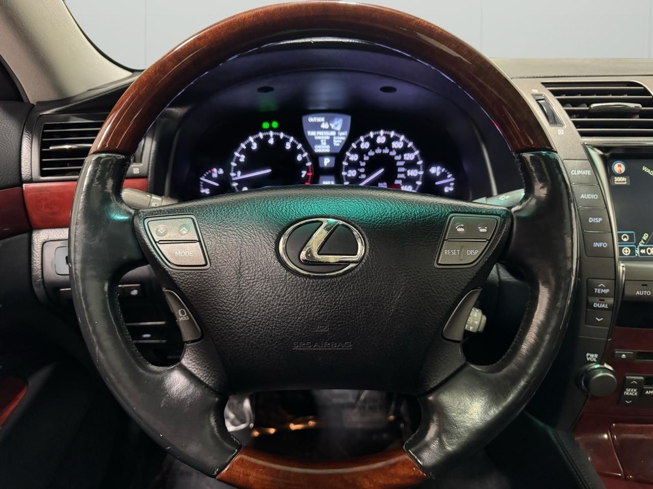 Lexus LS 460 Luxury Sedan AWD 2009