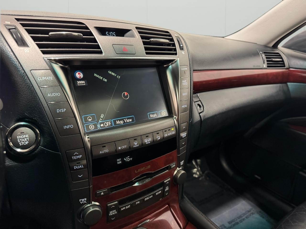 Lexus LS 460 Luxury Sedan AWD 2009