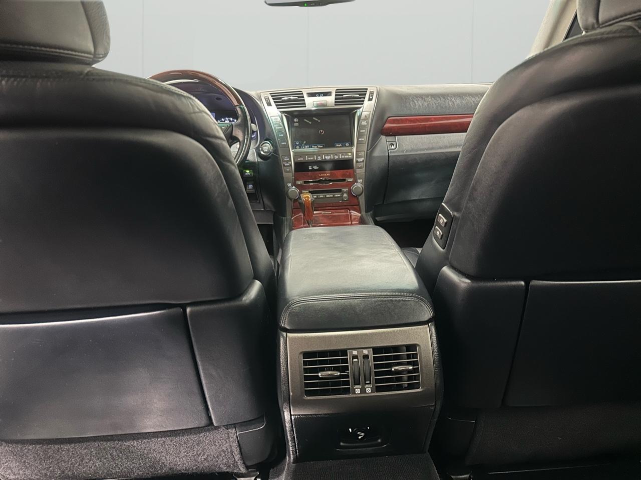 Lexus LS 460 Luxury Sedan AWD 2009