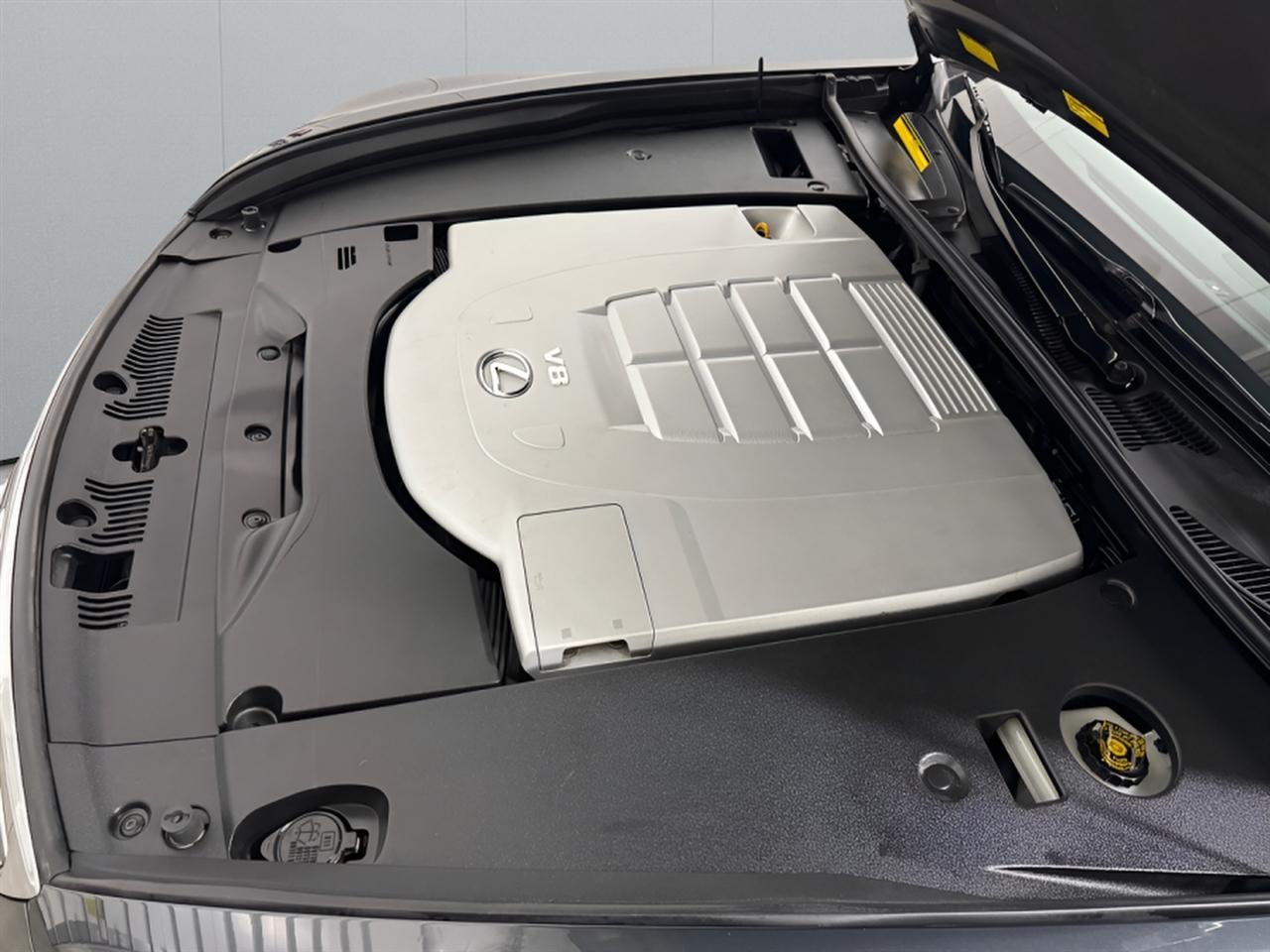 Lexus LS 460 Luxury Sedan AWD 2009