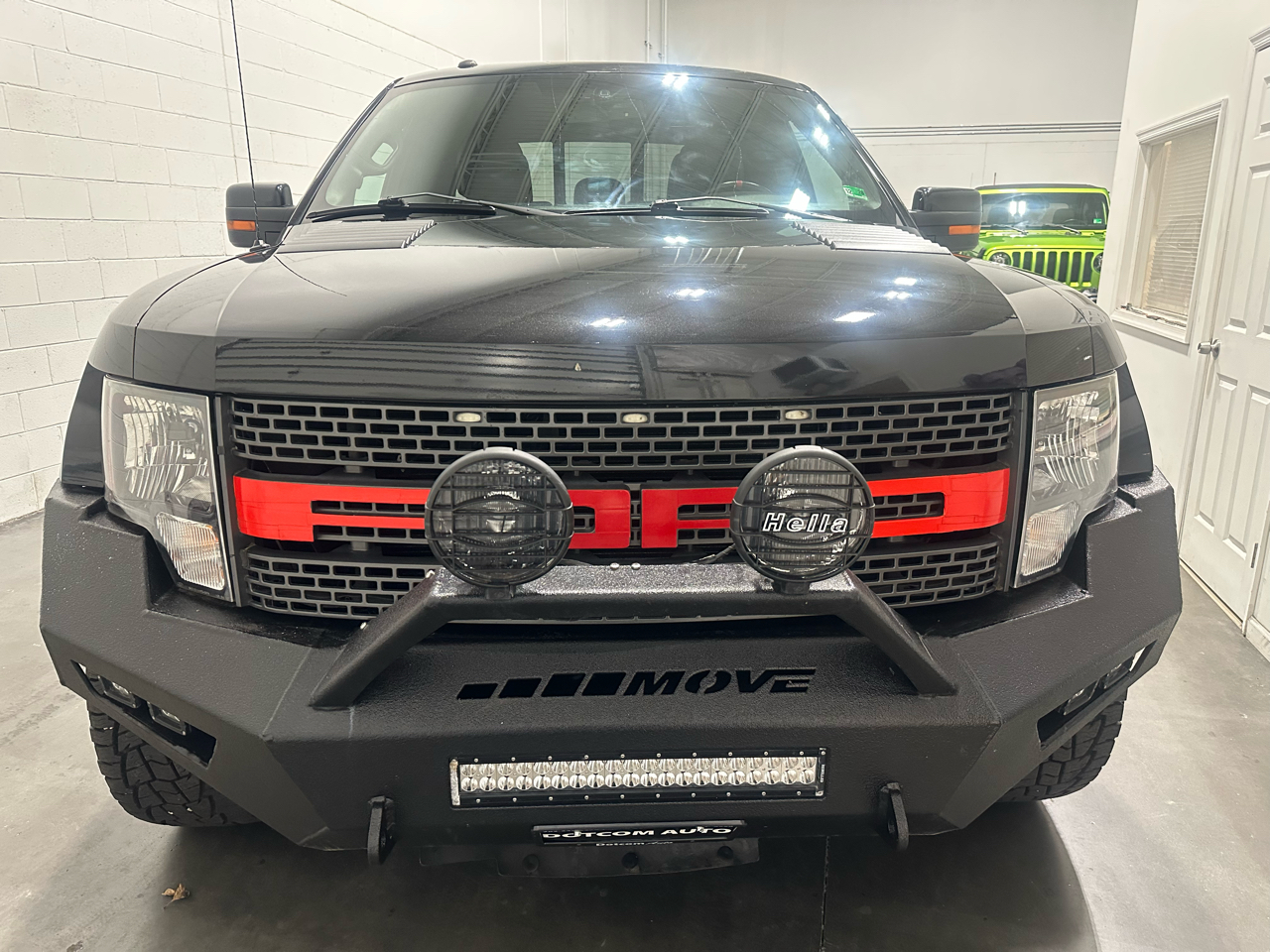 Ford F-150 SVT Raptor SuperCab 5.5-ft. Bed 4WD 2011