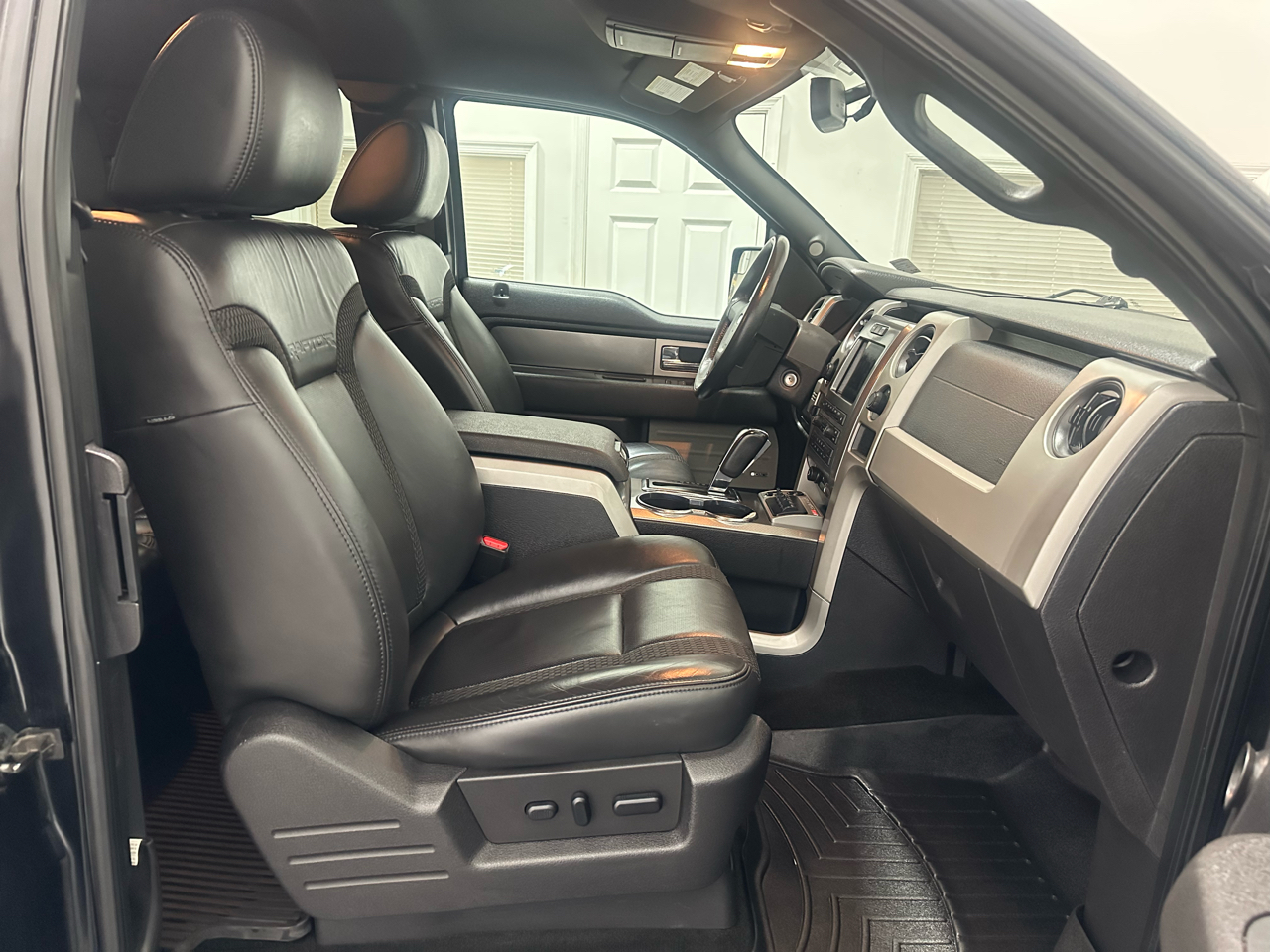 Ford F-150 SVT Raptor SuperCab 5.5-ft. Bed 4WD 2011