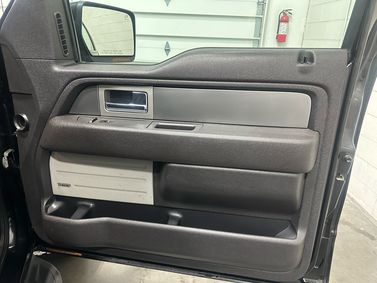 Ford F-150 SVT Raptor SuperCab 5.5-ft. Bed 4WD 2011