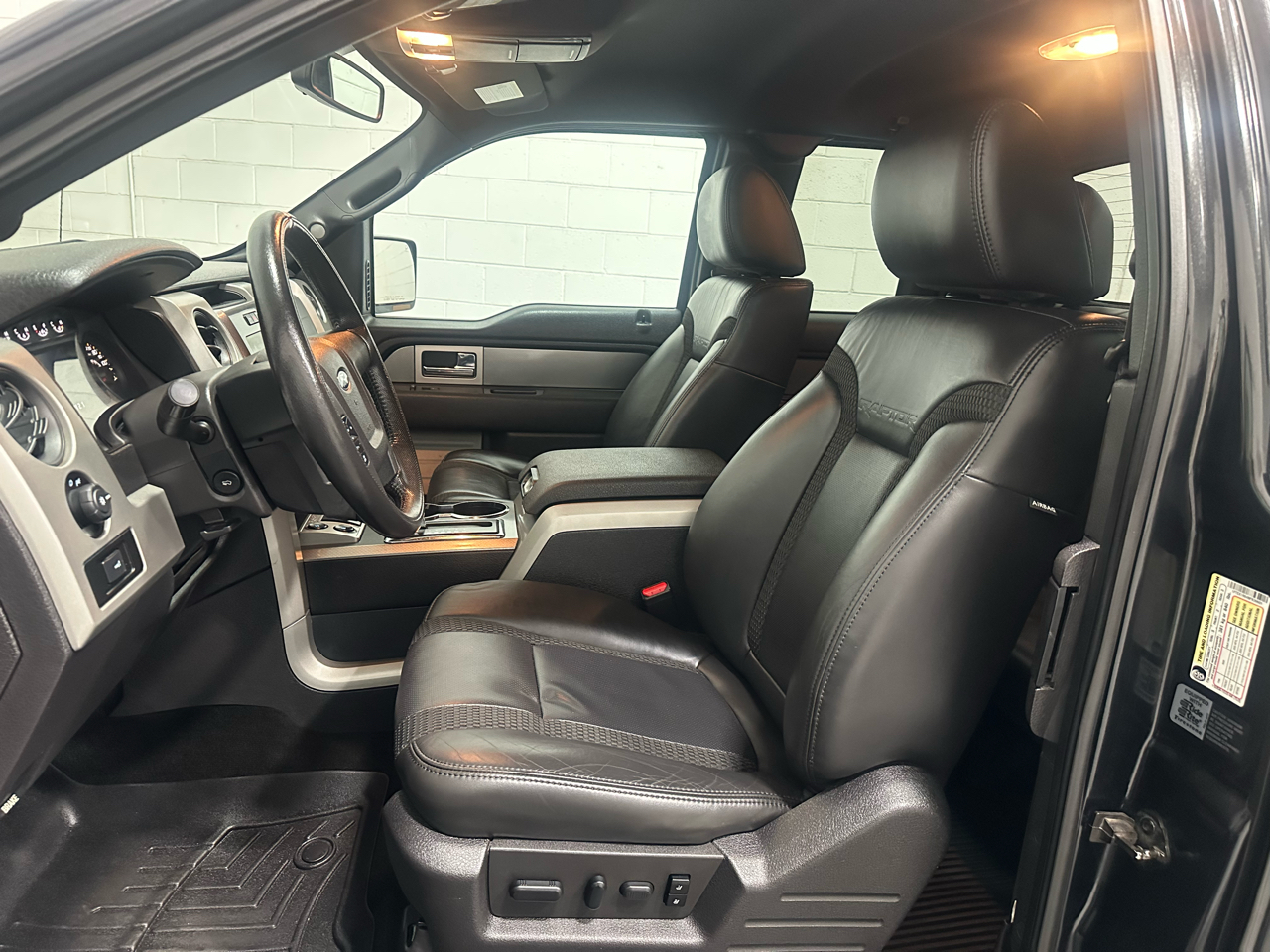 Ford F-150 SVT Raptor SuperCab 5.5-ft. Bed 4WD 2011