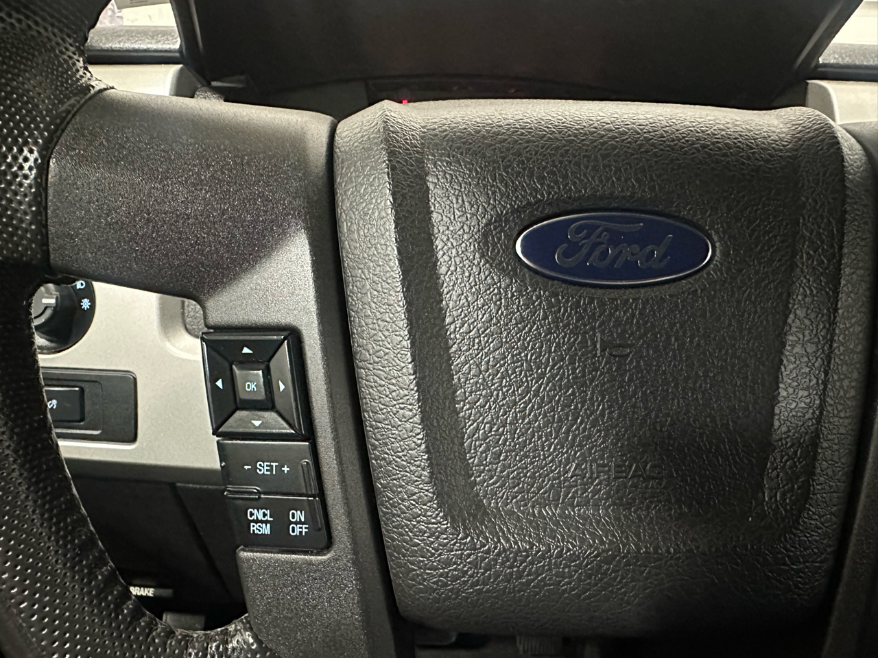 Ford F-150 SVT Raptor SuperCab 5.5-ft. Bed 4WD 2011