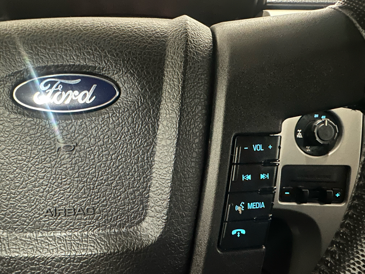 Ford F-150 SVT Raptor SuperCab 5.5-ft. Bed 4WD 2011