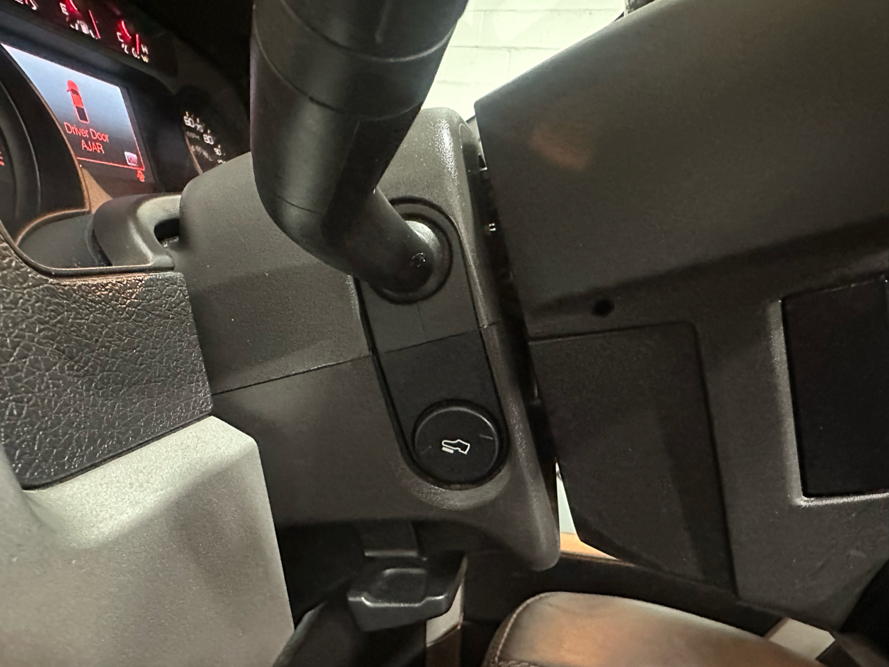 Ford F-150 SVT Raptor SuperCab 5.5-ft. Bed 4WD 2011