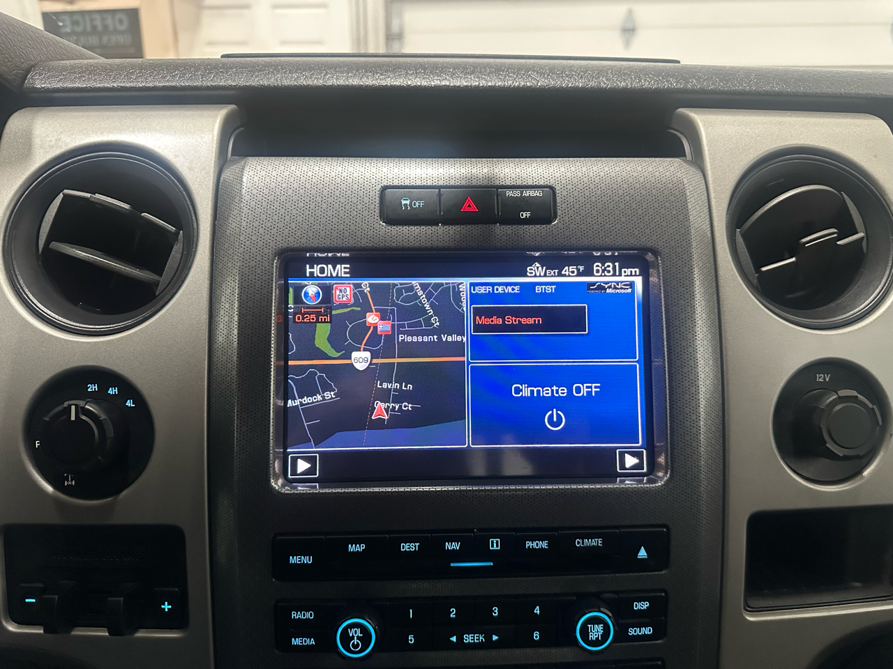 Ford F-150 SVT Raptor SuperCab 5.5-ft. Bed 4WD 2011