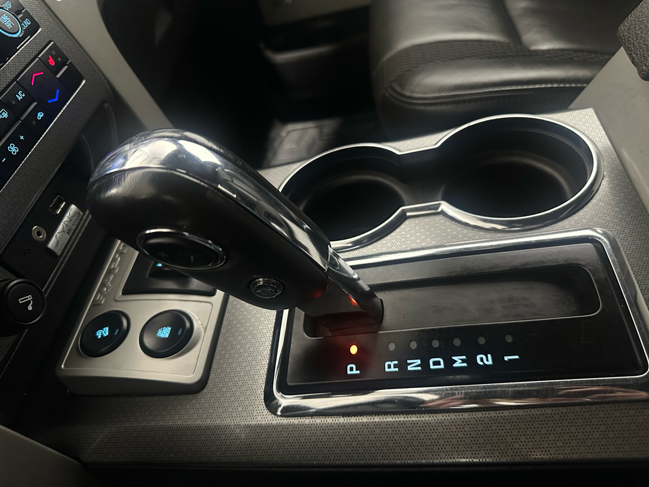 Ford F-150 SVT Raptor SuperCab 5.5-ft. Bed 4WD 2011