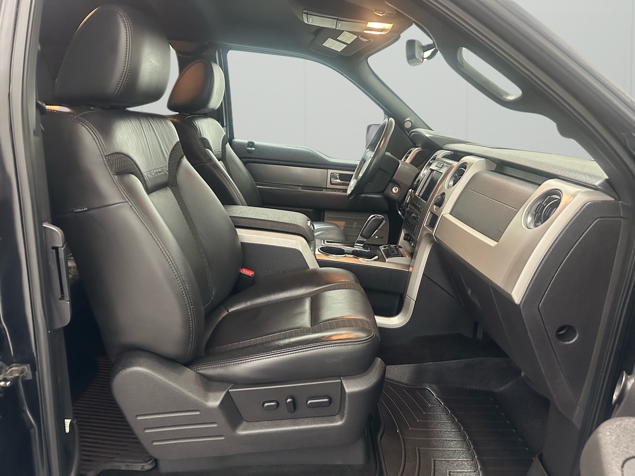 Ford F-150 SVT Raptor SuperCab 5.5-ft. Bed 4WD 2011