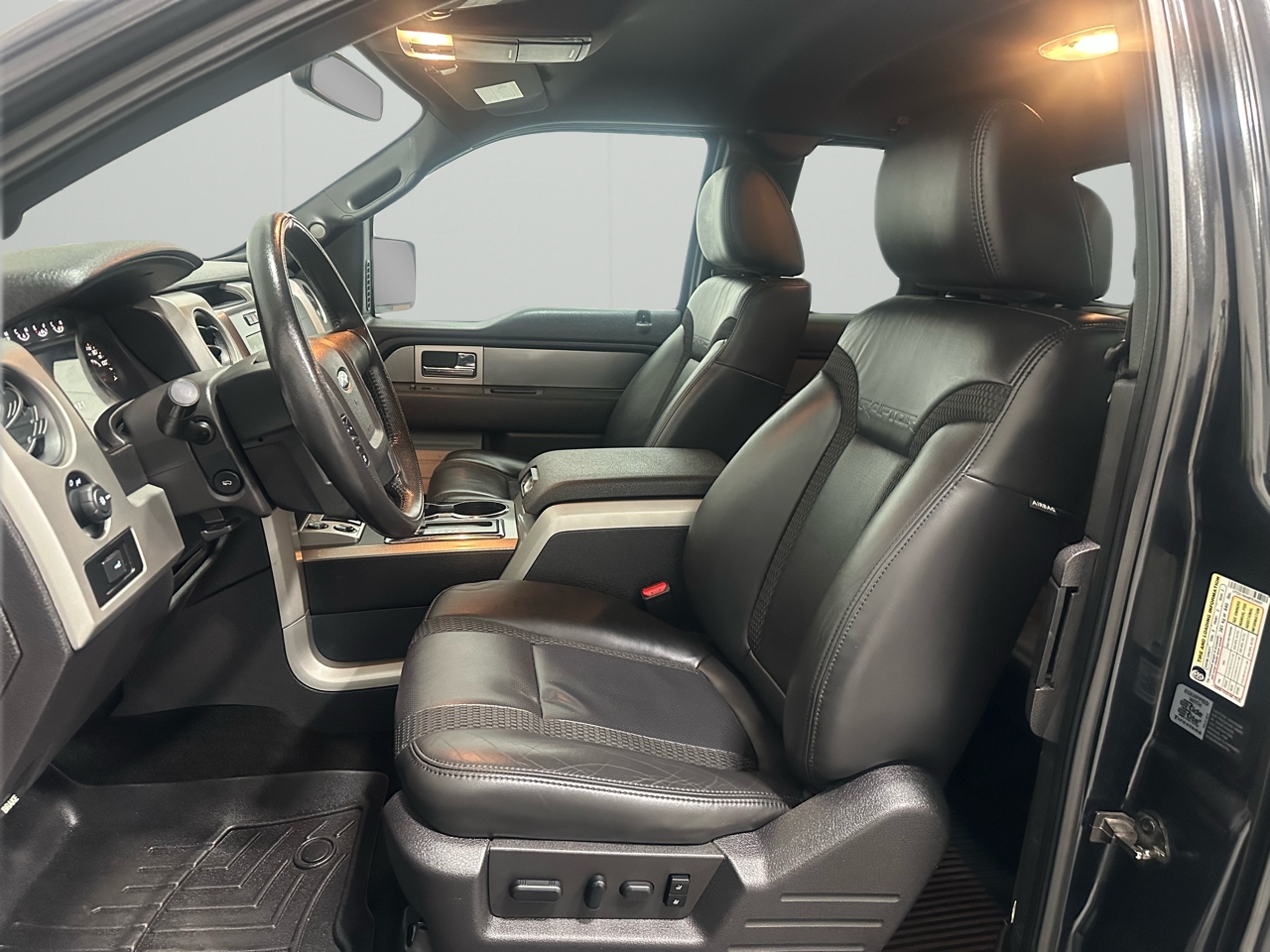 Ford F-150 SVT Raptor SuperCab 5.5-ft. Bed 4WD 2011