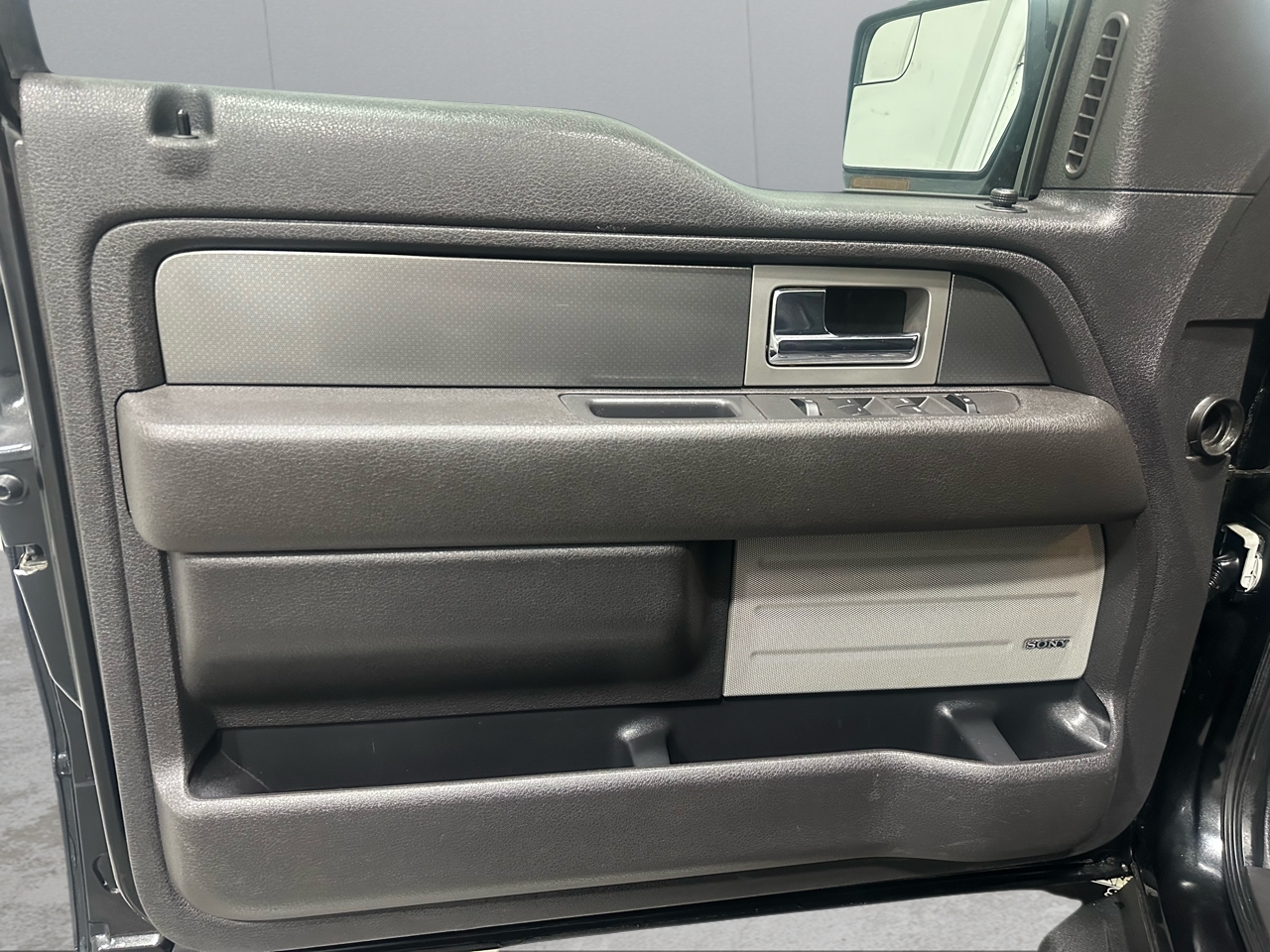 Ford F-150 SVT Raptor SuperCab 5.5-ft. Bed 4WD 2011