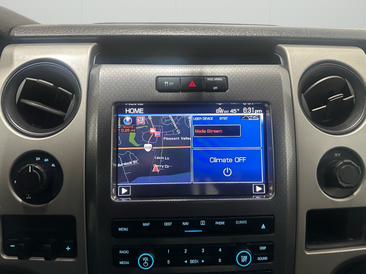 Ford F-150 SVT Raptor SuperCab 5.5-ft. Bed 4WD 2011