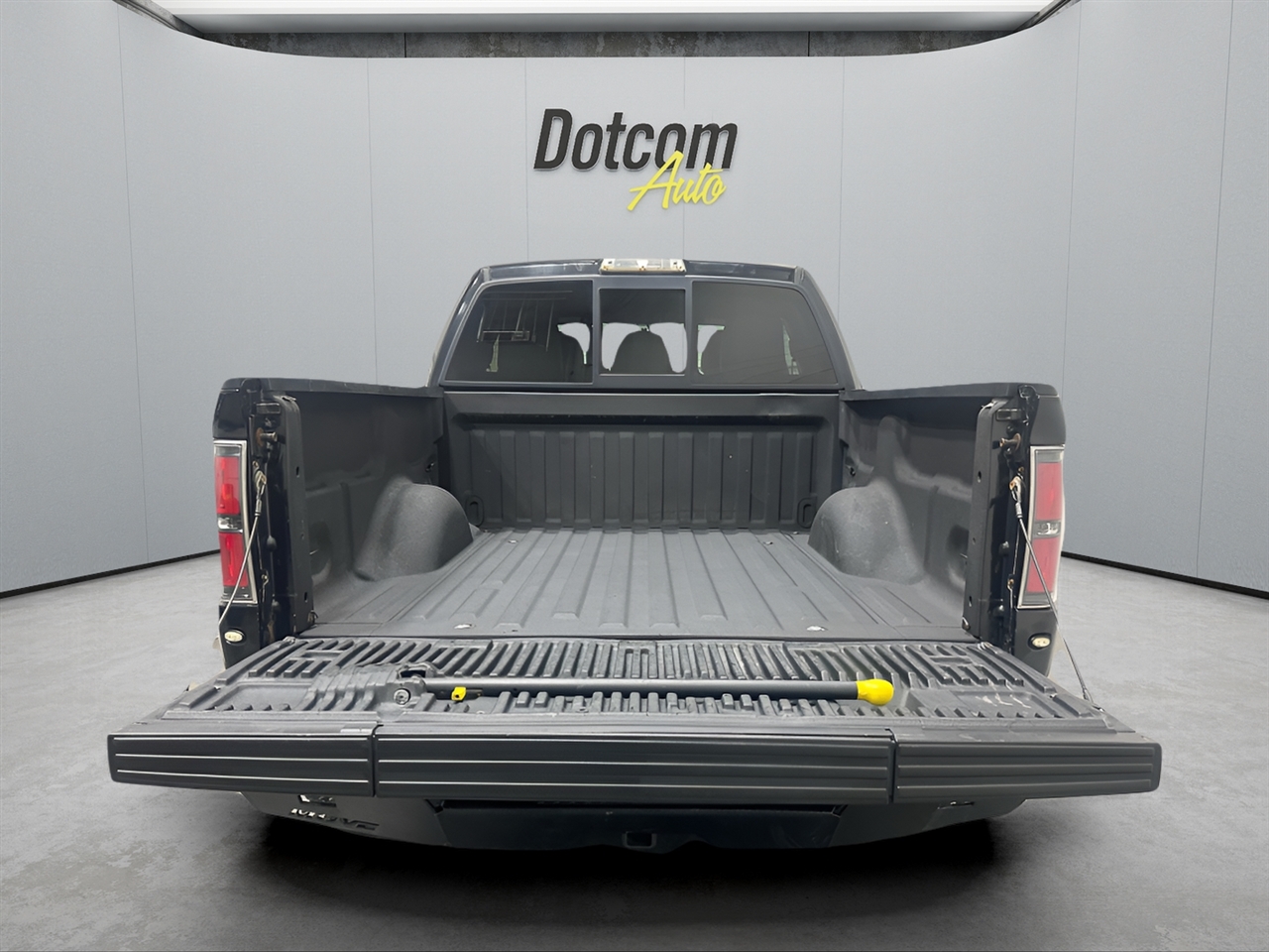 Ford F-150 SVT Raptor SuperCab 5.5-ft. Bed 4WD 2011