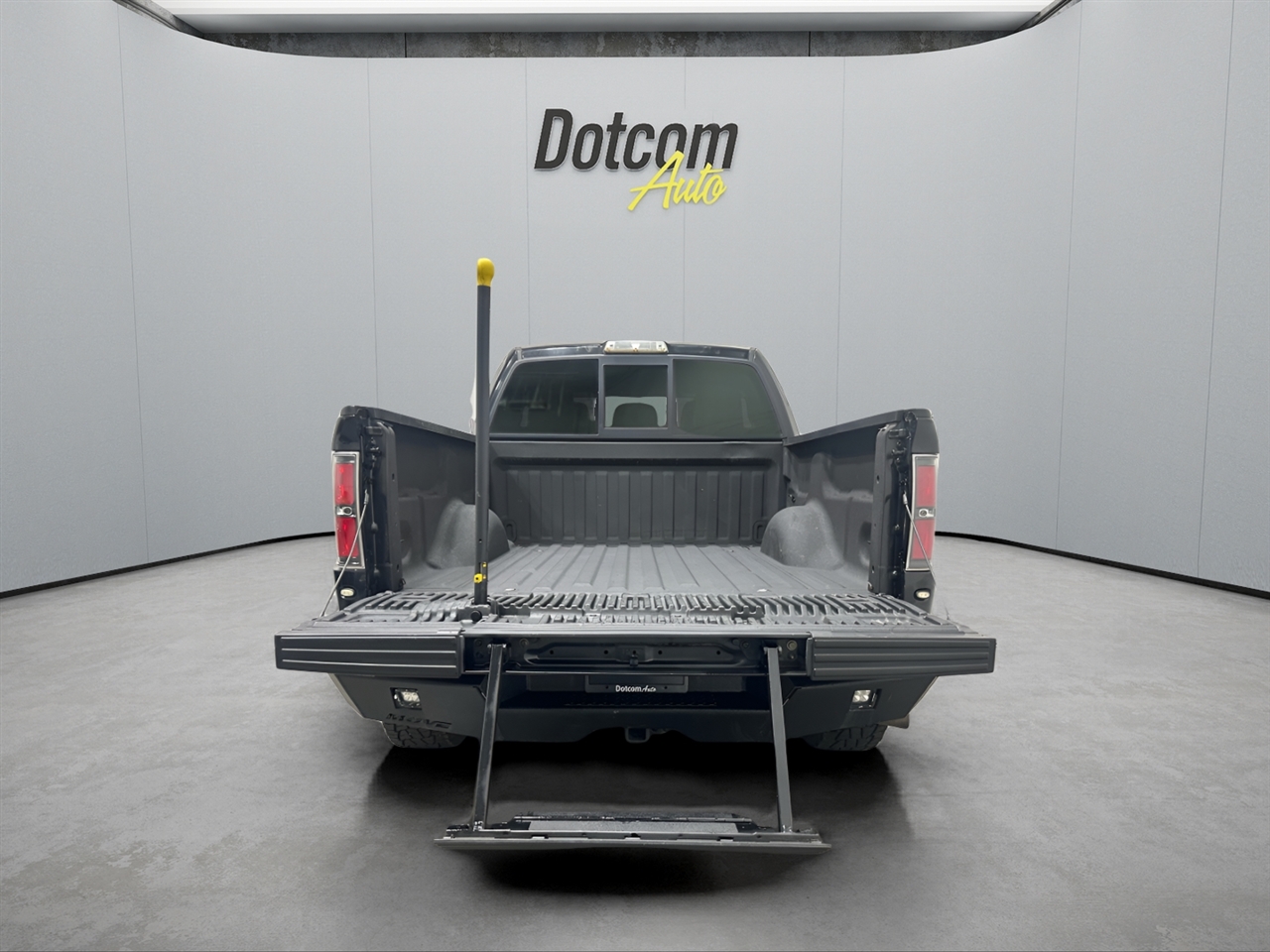 Ford F-150 SVT Raptor SuperCab 5.5-ft. Bed 4WD 2011