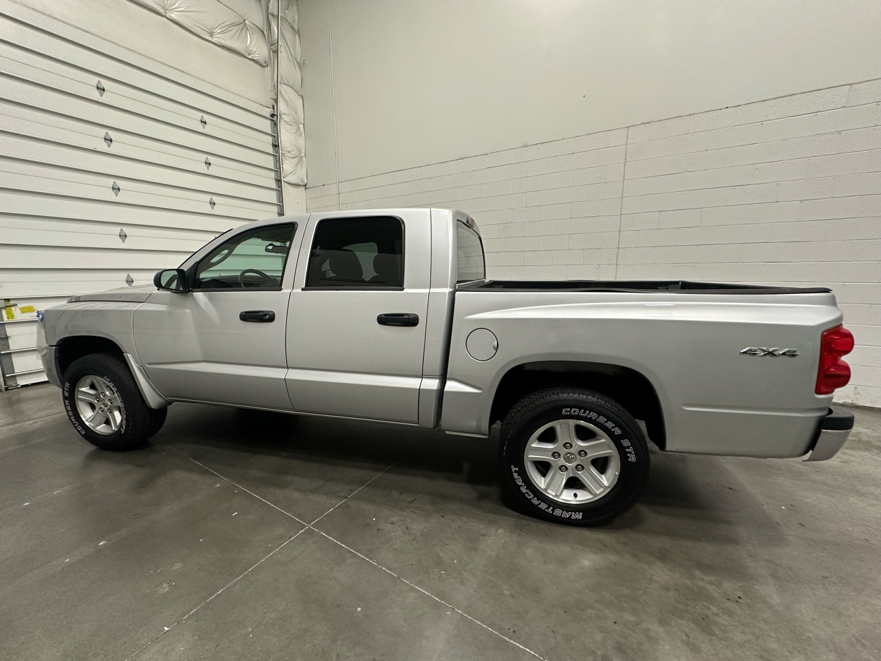 Dodge Dakota SLT Crew Cab 4WD 2010
