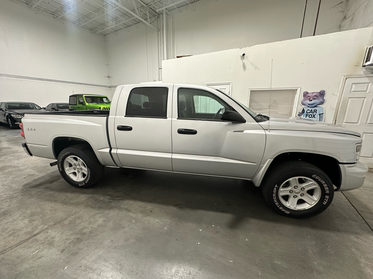 Dodge Dakota SLT Crew Cab 4WD 2010
