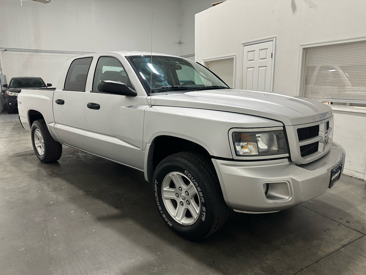 Dodge Dakota SLT Crew Cab 4WD 2010