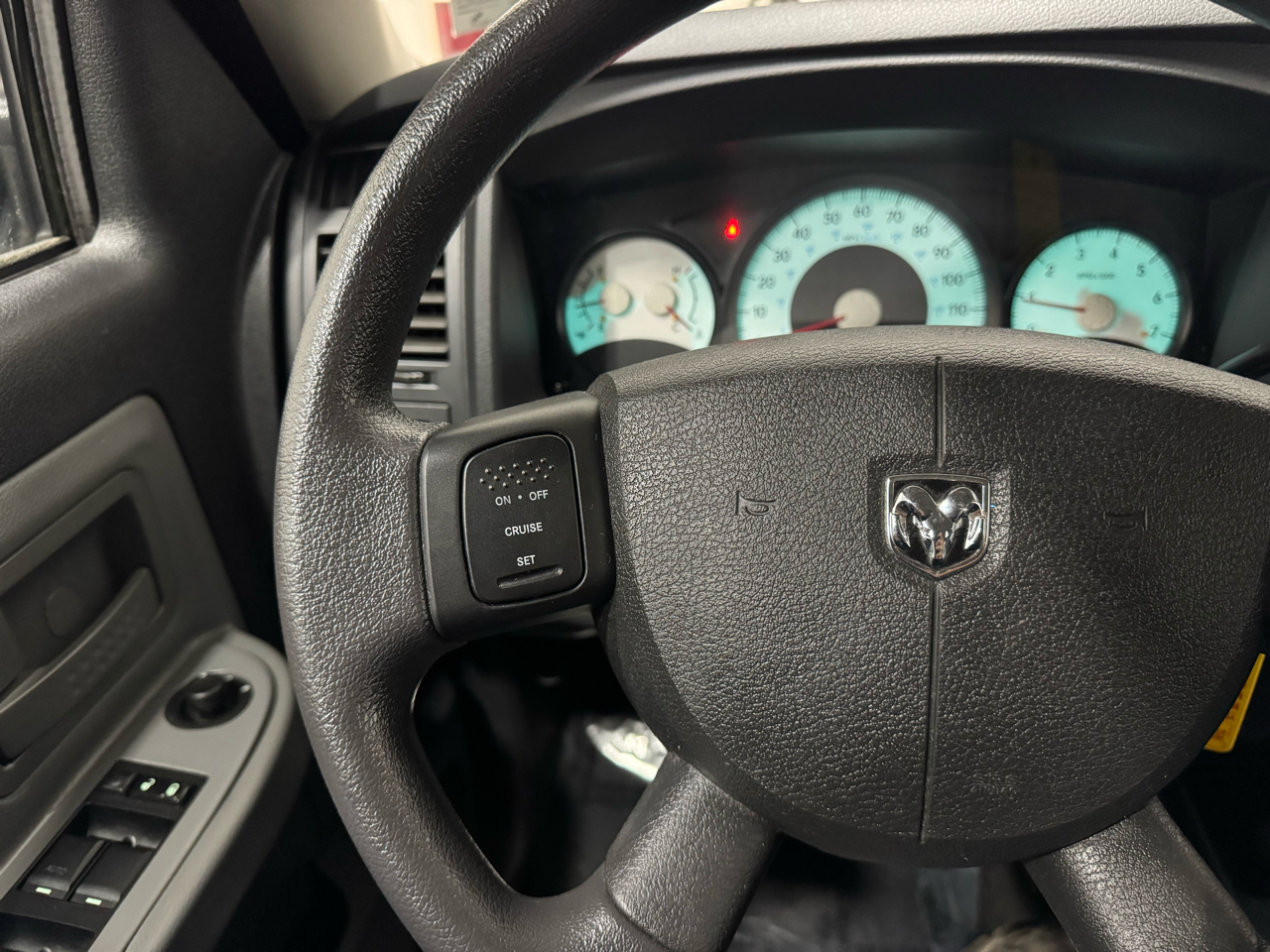 Dodge Dakota SLT Crew Cab 4WD 2010