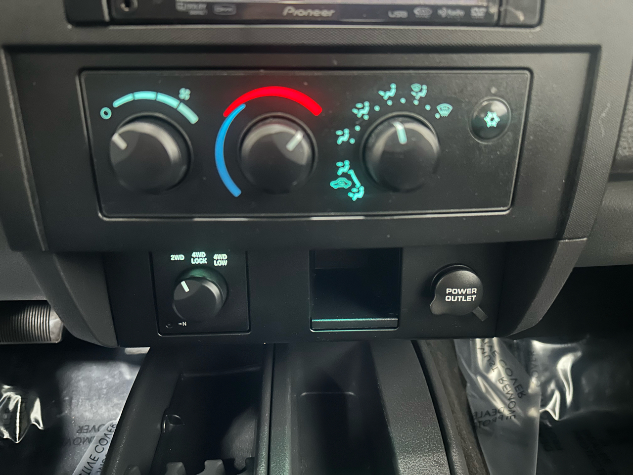 Dodge Dakota SLT Crew Cab 4WD 2010