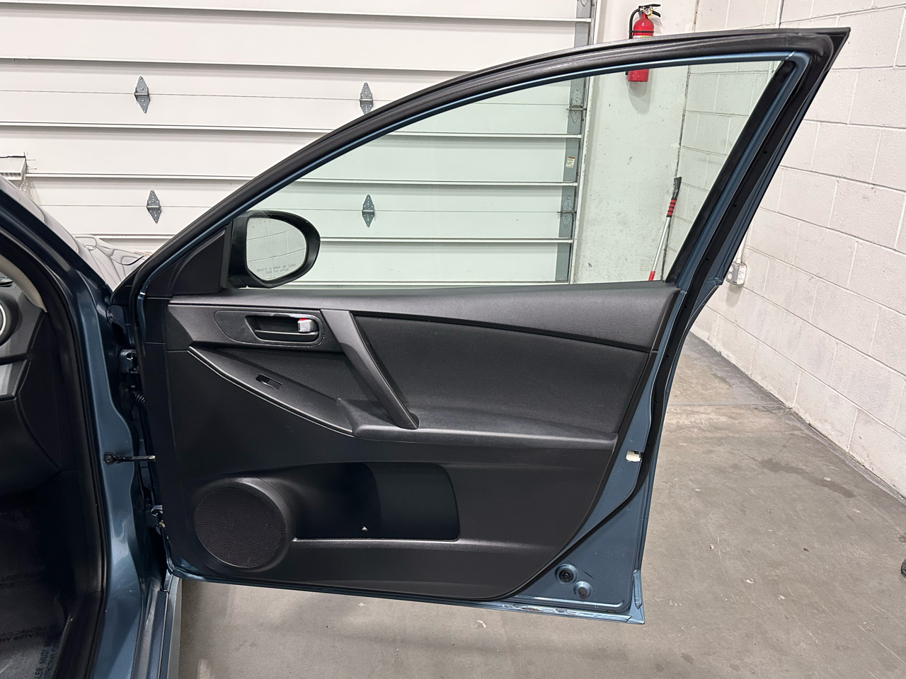 Mazda MAZDA3 i Touring 4-door 2010