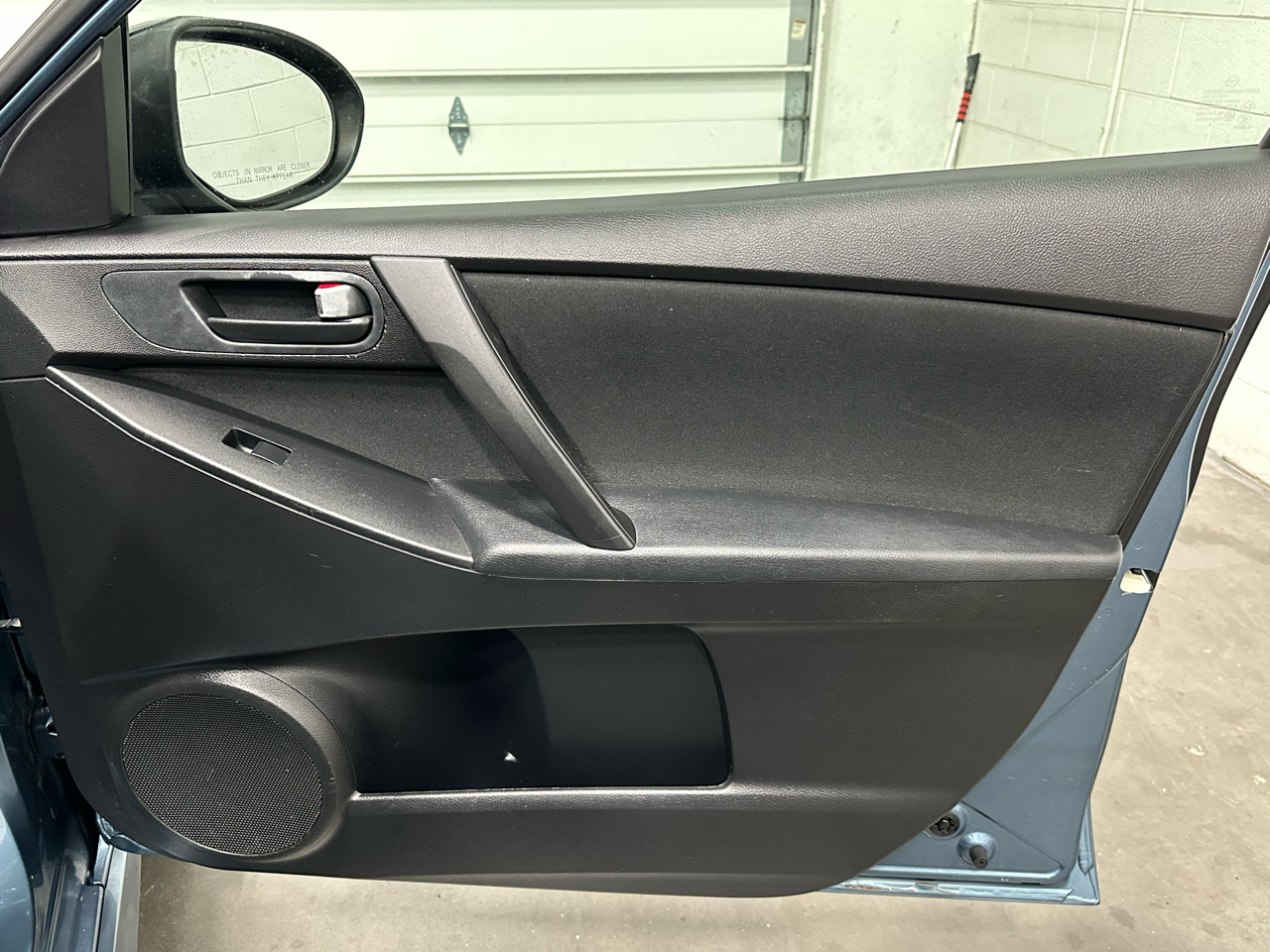 Mazda MAZDA3 i Touring 4-door 2010