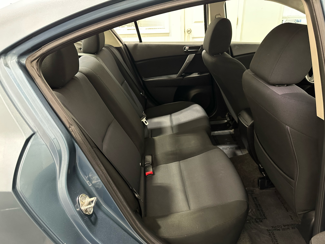 Mazda MAZDA3 i Touring 4-door 2010