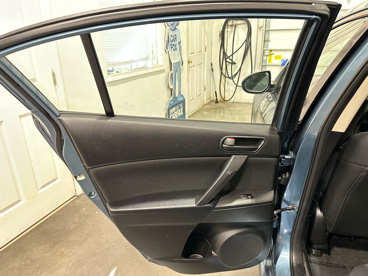 Mazda MAZDA3 i Touring 4-door 2010