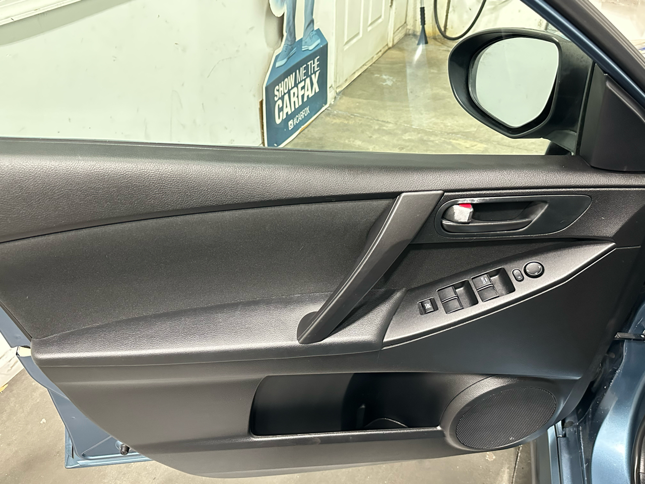 Mazda MAZDA3 i Touring 4-door 2010