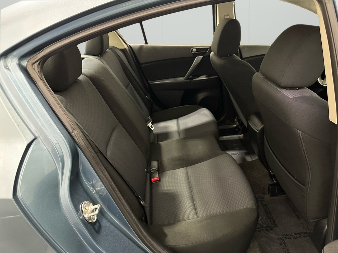 Mazda MAZDA3 i Touring 4-door 2010