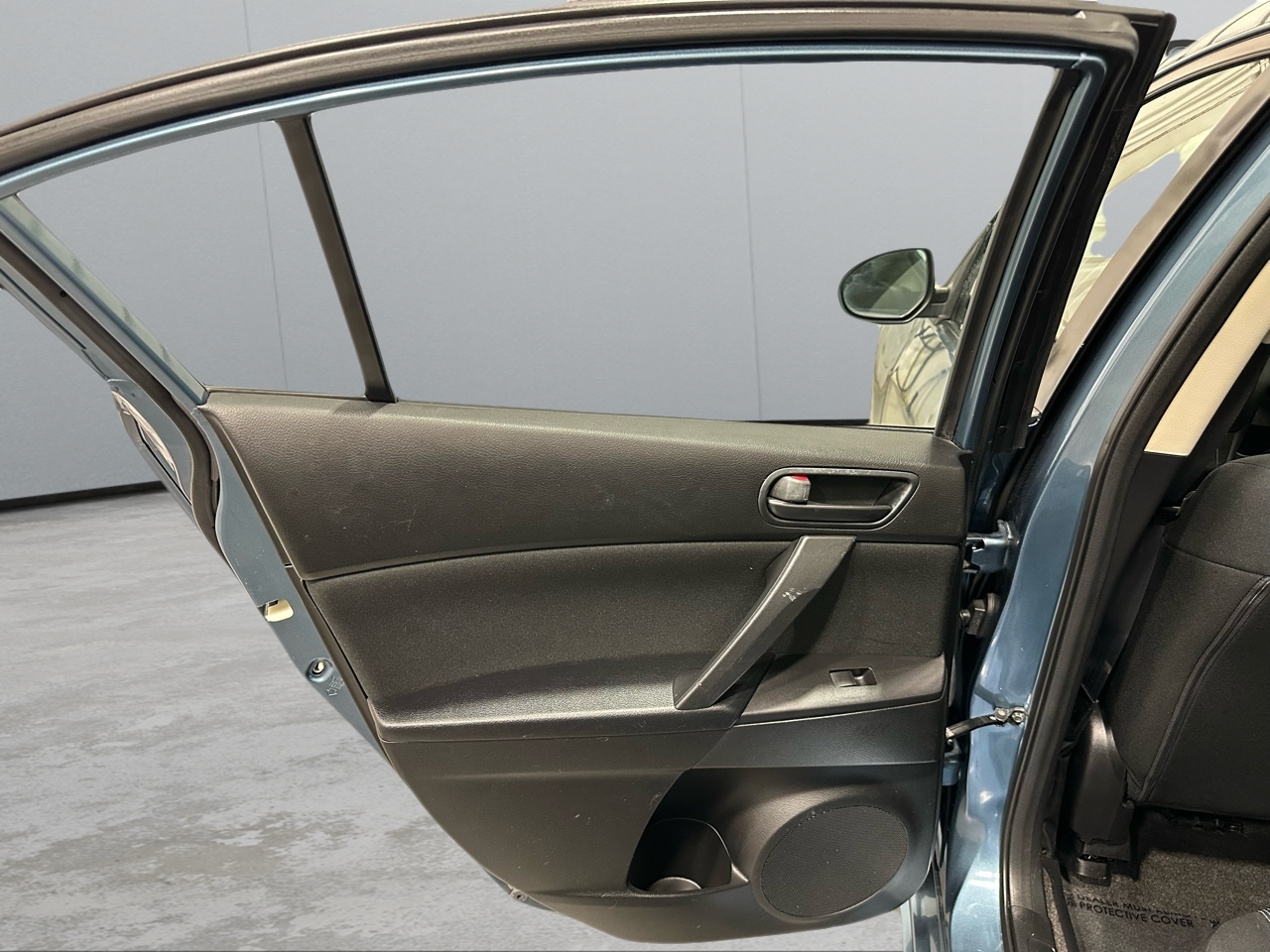 Mazda MAZDA3 i Touring 4-door 2010