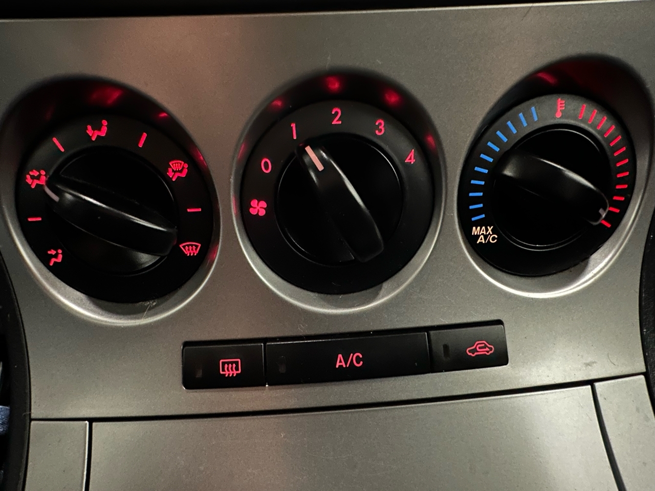 Mazda MAZDA3 i Touring 4-door 2010