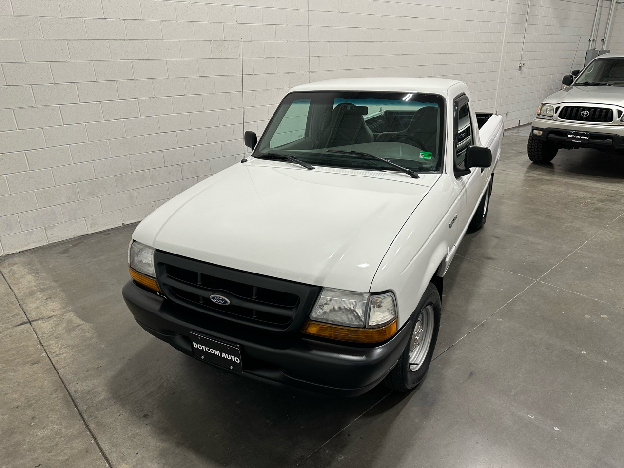 Ford Ranger XLT Reg. Cab Long Bed 2WD 1998