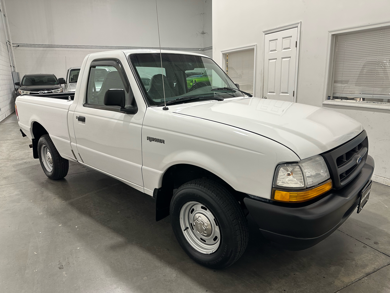 Ford Ranger XLT Reg. Cab Long Bed 2WD 1998