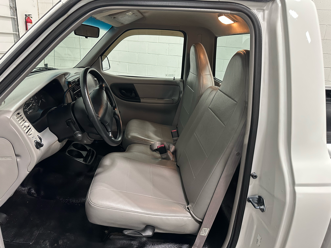 Ford Ranger XLT Reg. Cab Long Bed 2WD 1998