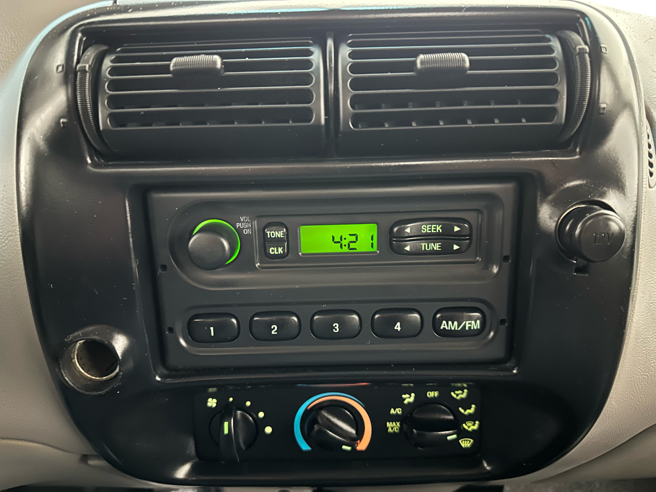 Ford Ranger XLT Reg. Cab Long Bed 2WD 1998