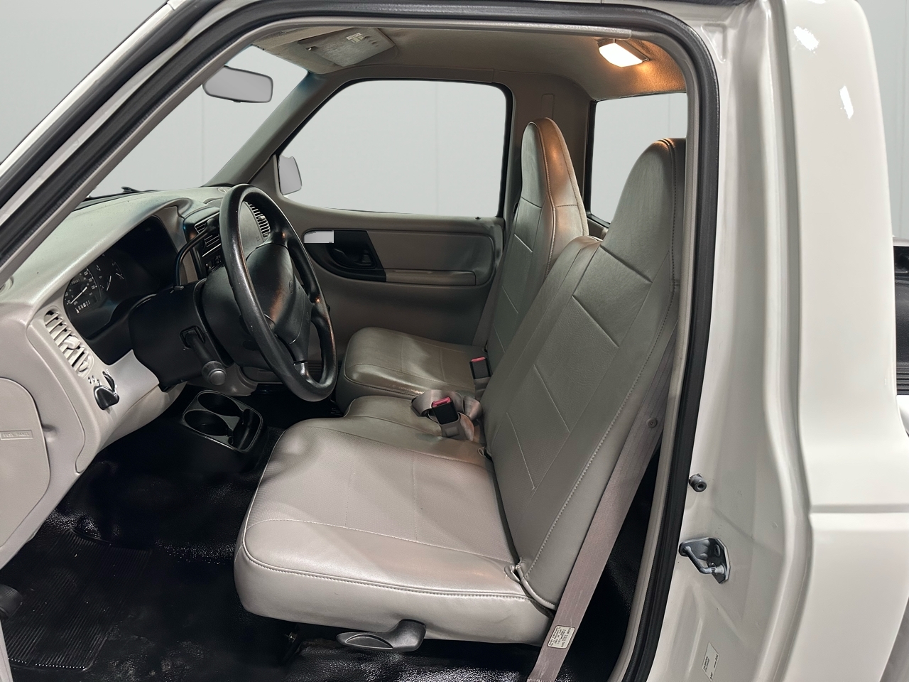 Ford Ranger XLT Reg. Cab Long Bed 2WD 1998