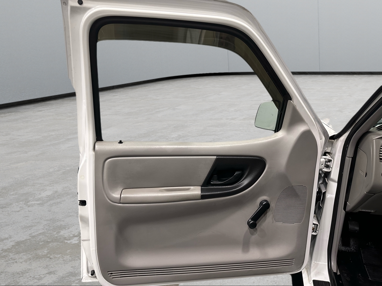 Ford Ranger XLT Reg. Cab Long Bed 2WD 1998