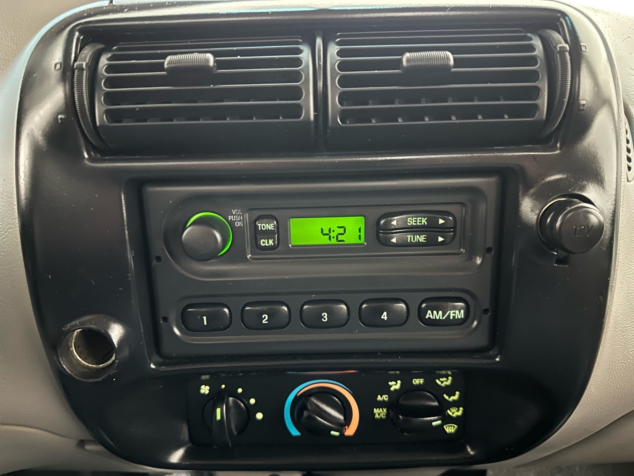 Ford Ranger XLT Reg. Cab Long Bed 2WD 1998