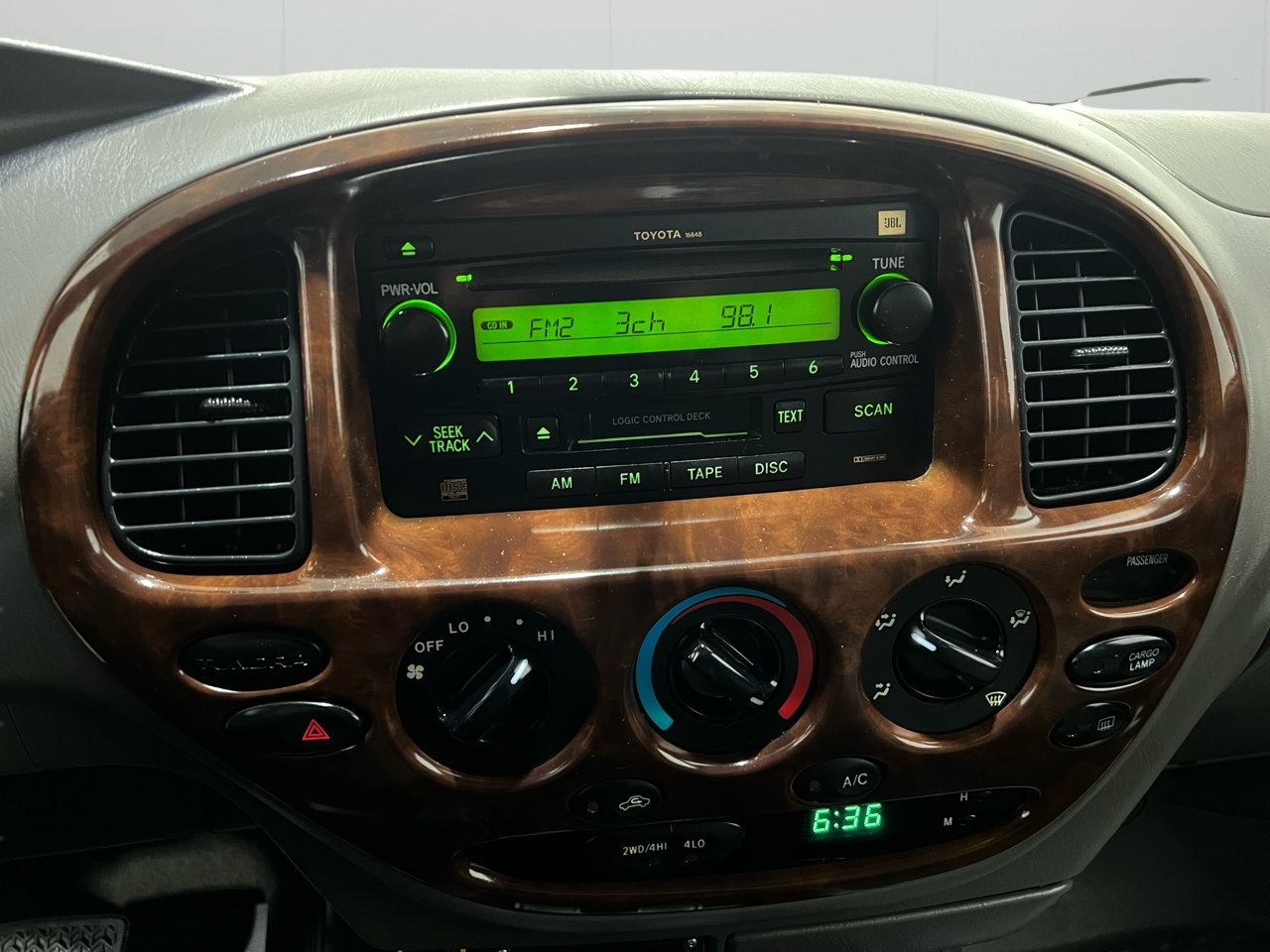 Toyota Tundra SR5 Double Cab 4WD 2004