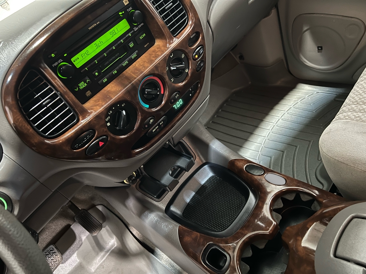 Toyota Tundra SR5 Double Cab 4WD 2004