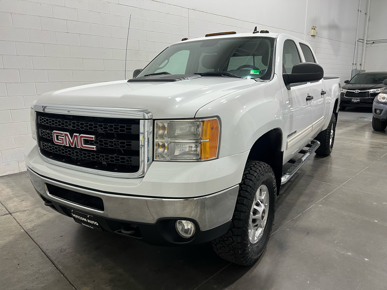 GMC Sierra 2500HD SLE Crew Cab 4WD 2011